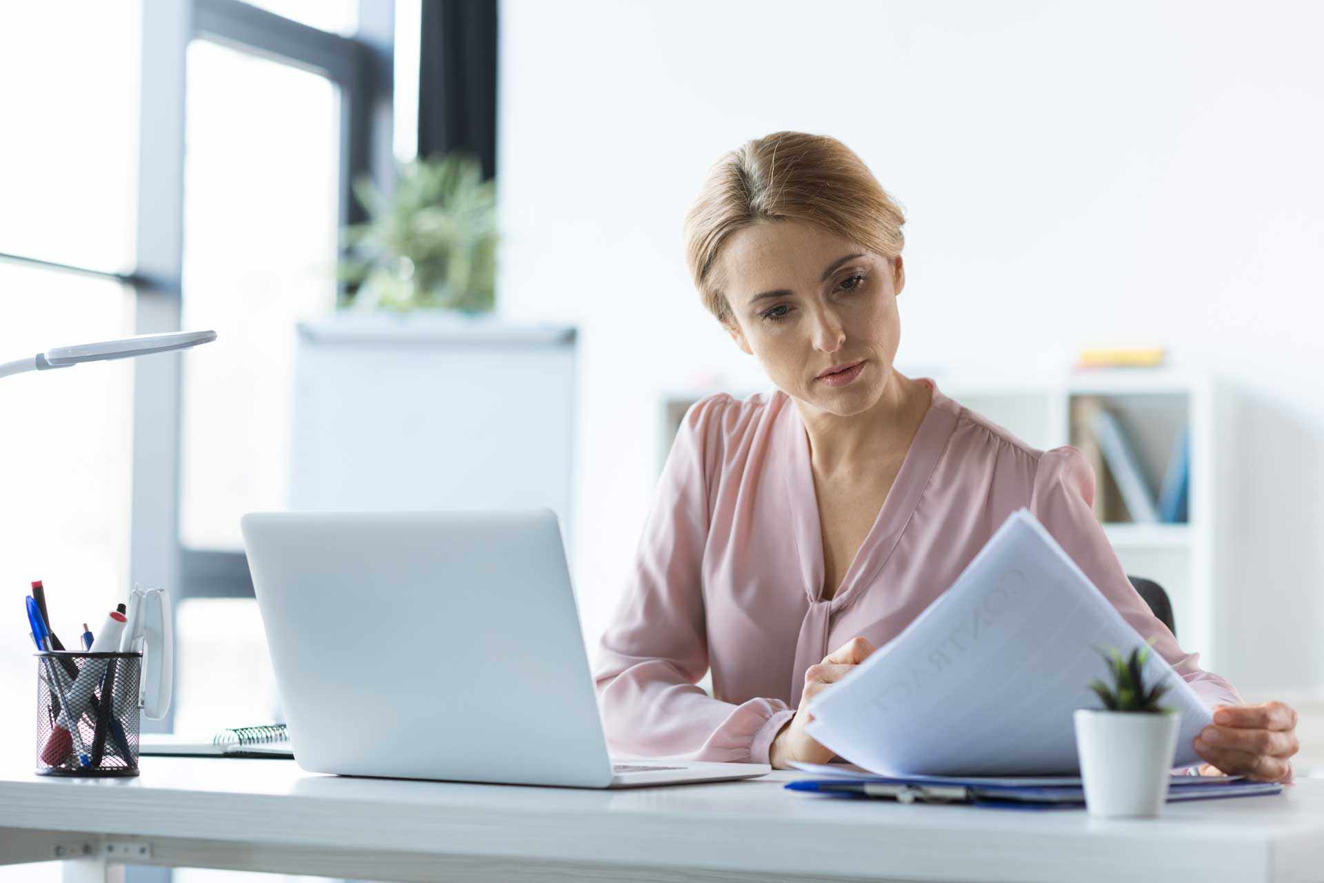 zarządzanie dokumentacją pracowniczą spółek - praca w biurze